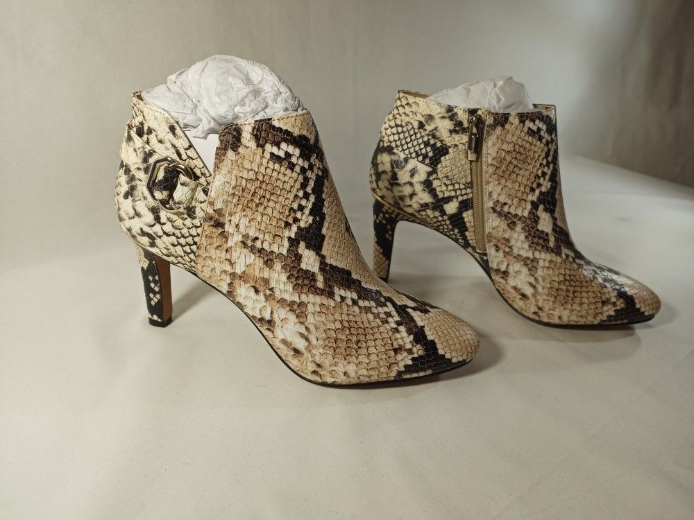 NIB Vince Camuto Boots In Size 9.5