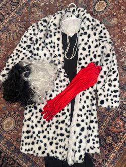 Cruella de Vil Costume Set – Coat, Dress, Wig, Gloves & Pearls