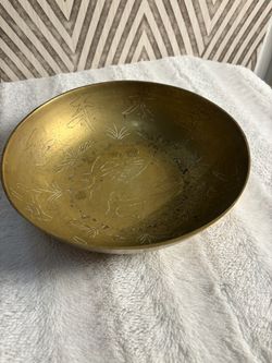 Vintage old Chinese brass bowl with dragon design
