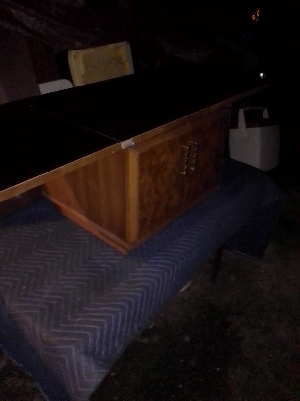 Antique Leaf End Table / Coffee Table