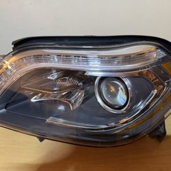 2016 Mercedes Benz GL350 Xenon Left Headlight (Used - Like New)