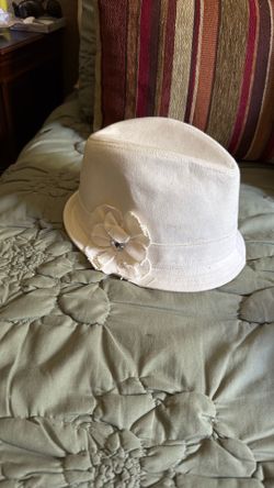 Bebe women hat