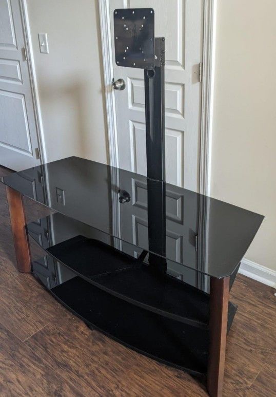 Flat-screen TV Stand With Black Tempered Glass Shelves 