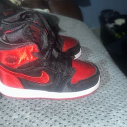 US 7 C Red And Black Nike