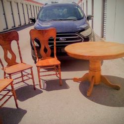 Solid Oak Dinning room Table