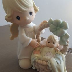 Precious Moments New Baby Arrival