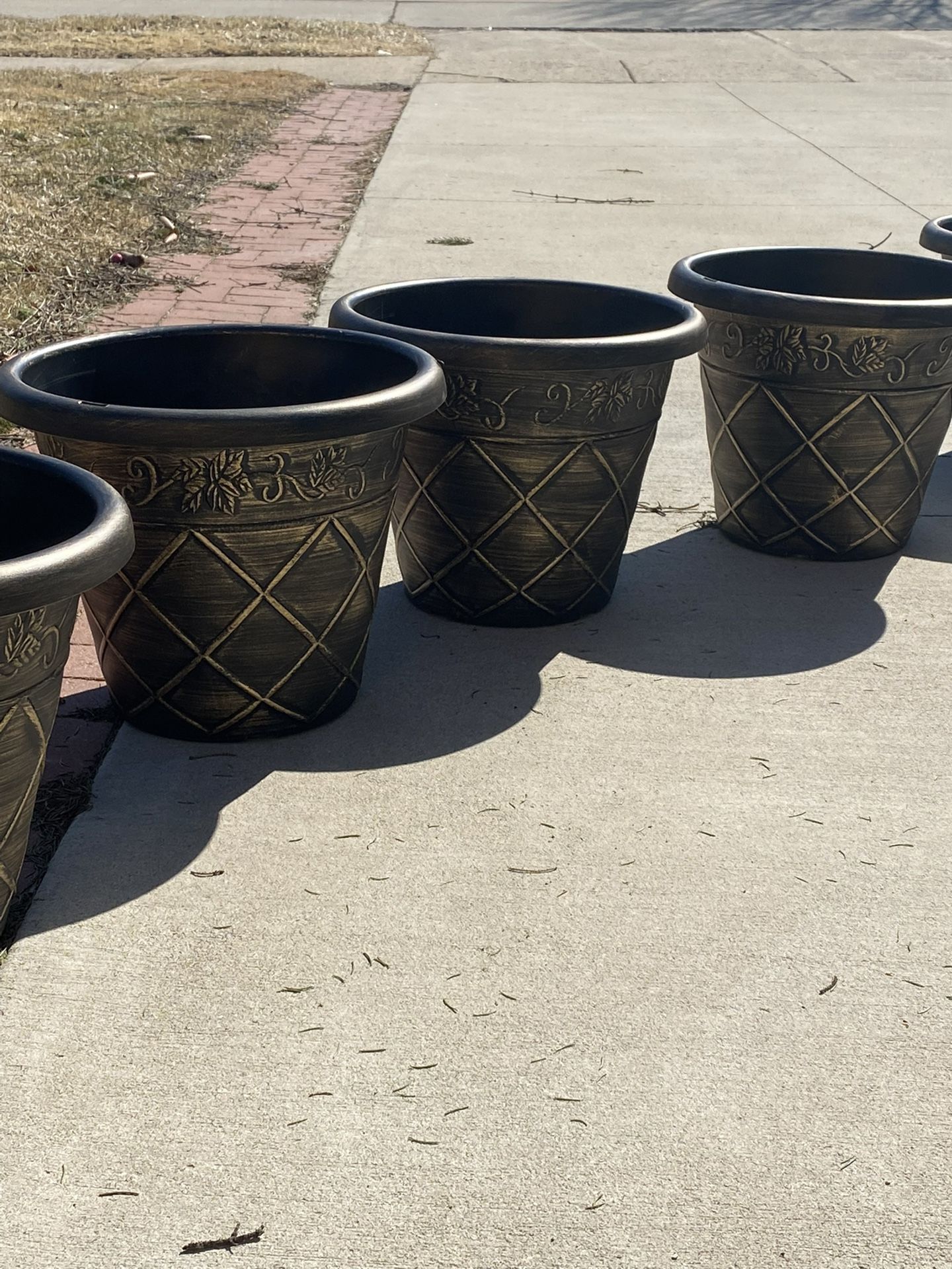 Very Beautiful six pots For Flowers π For All