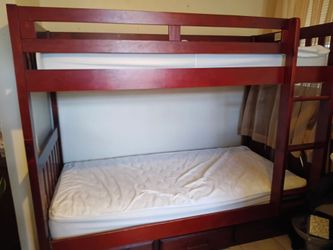 Bunk beds with mattress