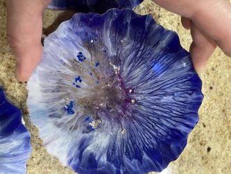 Handmade resin geode tray & 4 coasters - purple set - unique gift idea!
