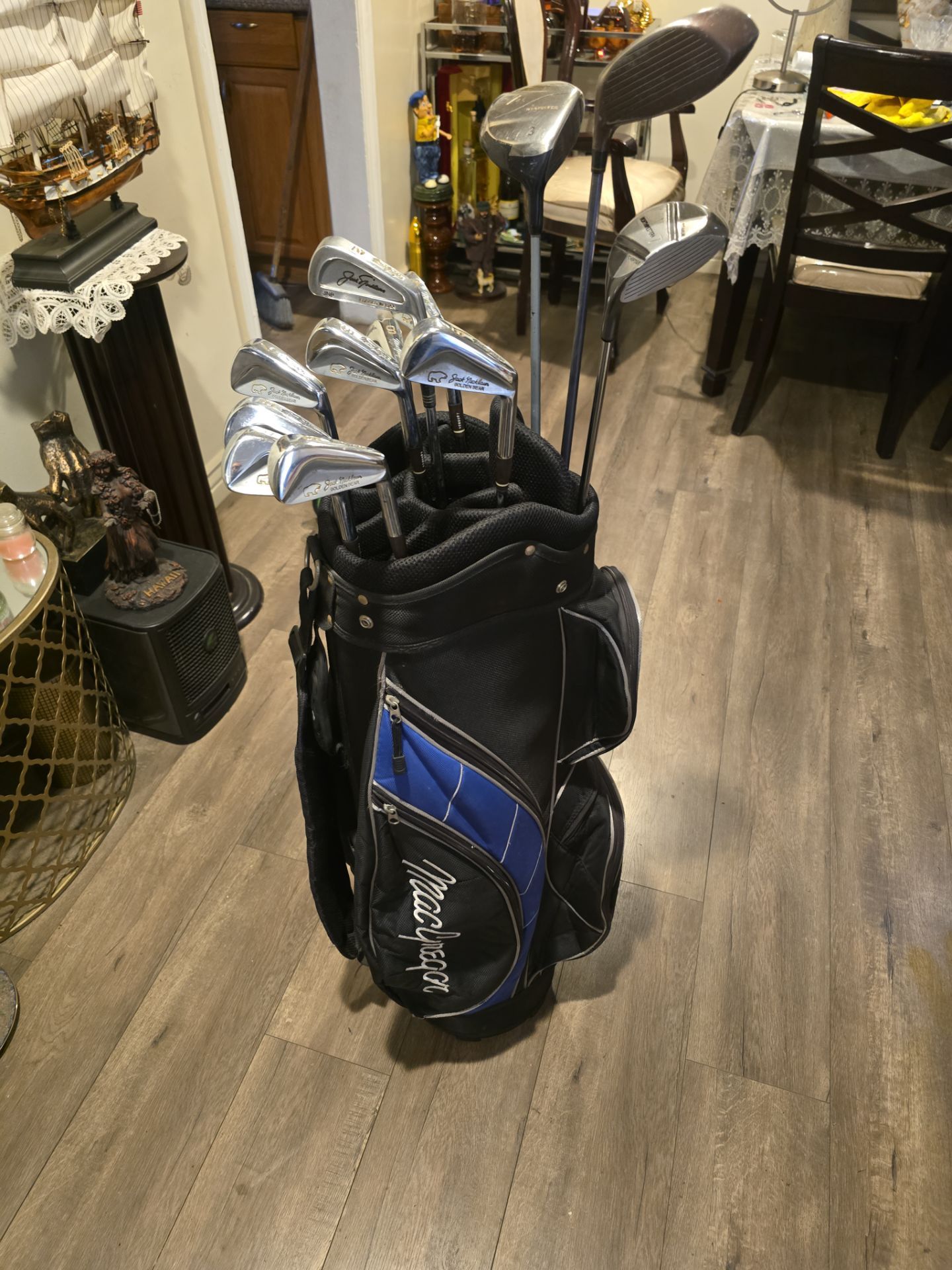 GOLF BAG W/GOLF CLUBS (12 CLUBS SET)