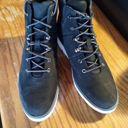 Women's Black Timberland Boots (Size 8)