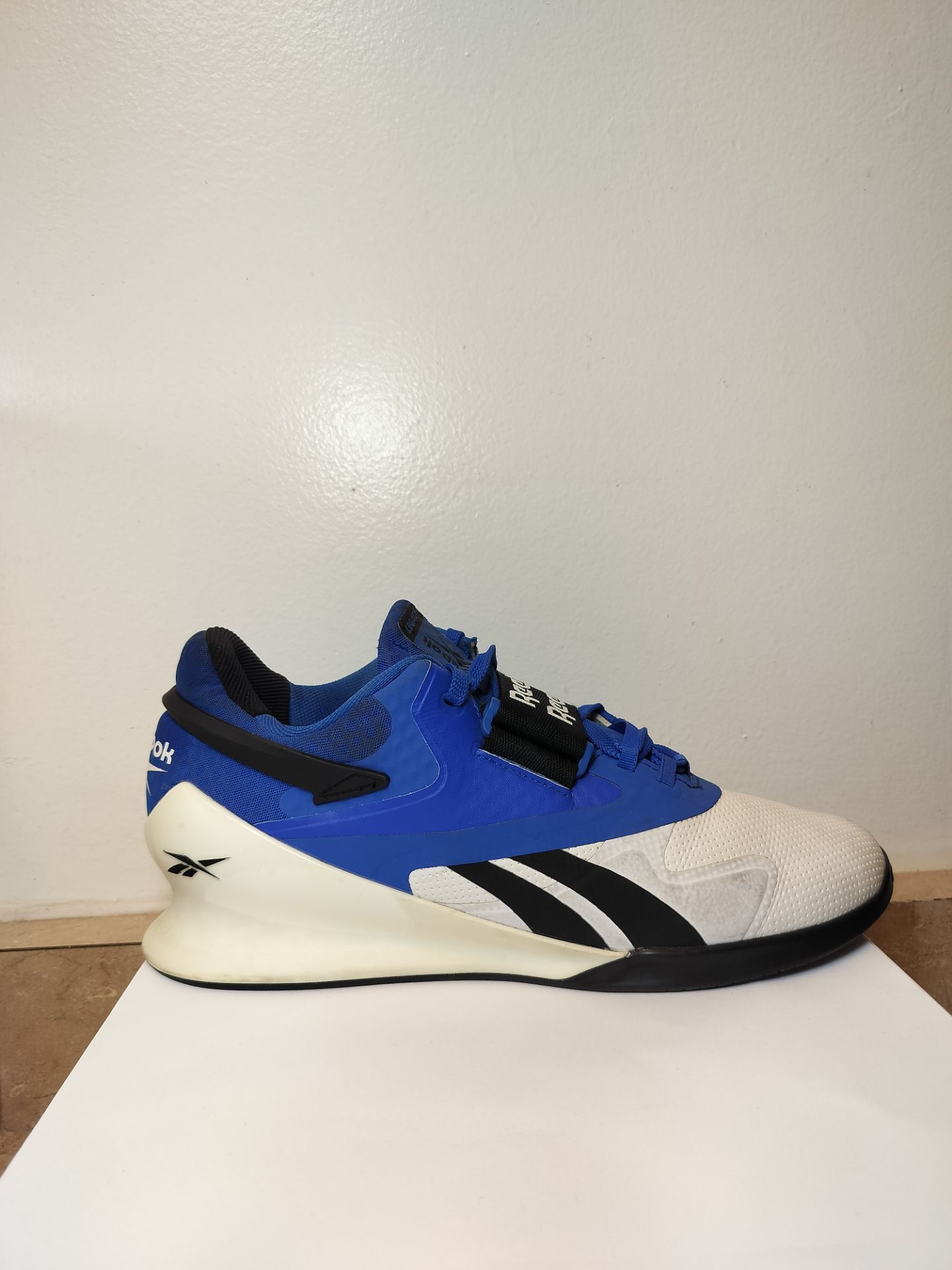 Reebok Legacy Lifter 2 Men's Size 10 White Blue Gym Training Shoes FY3536