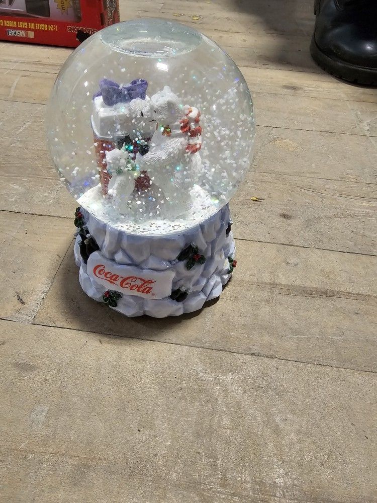 Coca Cola Snow Globe