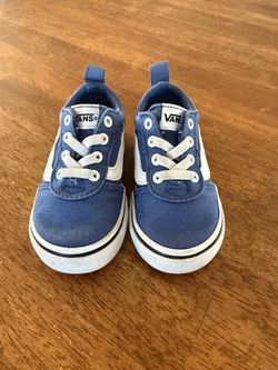 TODDLER BLUE VANS SHOES SIZE 5