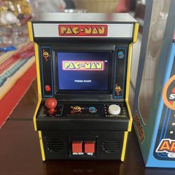 PAC-MAN arcade classic video game