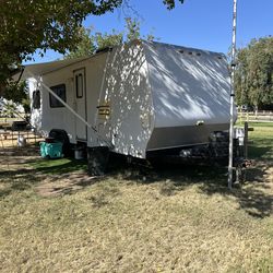 2000 Terra Toy Hauler