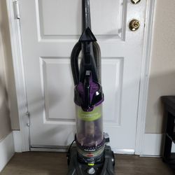 Bissell Pet Vacuum 