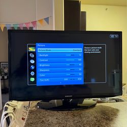 Samsung 32” Smart HDTV -  LED LCD 1080p