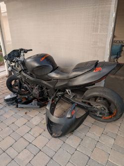 06 r6 and 97 cbr1100 blackbird