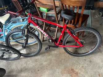 Giant Boulder Mountain Bike Red