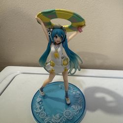Miku figure summer