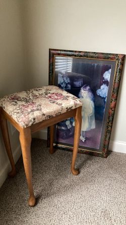 Floral Framed Picture It’s Floral Stool