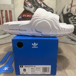 NEW Adidas Adilette 22 Men’s Size 5 Slides Sandals Crystal White HQ4672