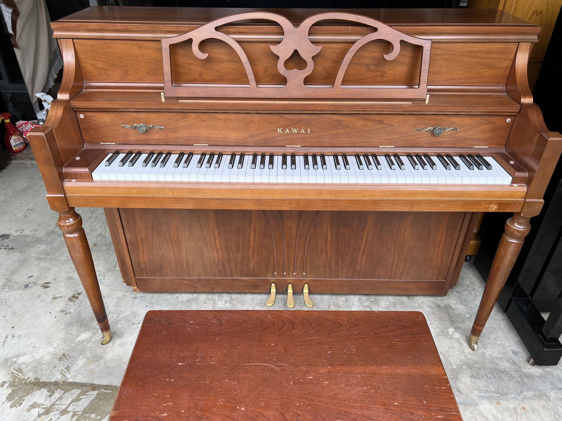 1980 Kawai Console Piano 
