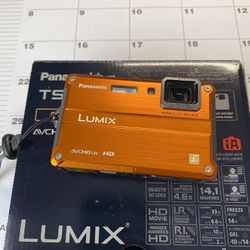 Panasonic Lumix DMC-TS2 | 14MP, Waterproof Digicam -- EXCELLENT! Bat+SD