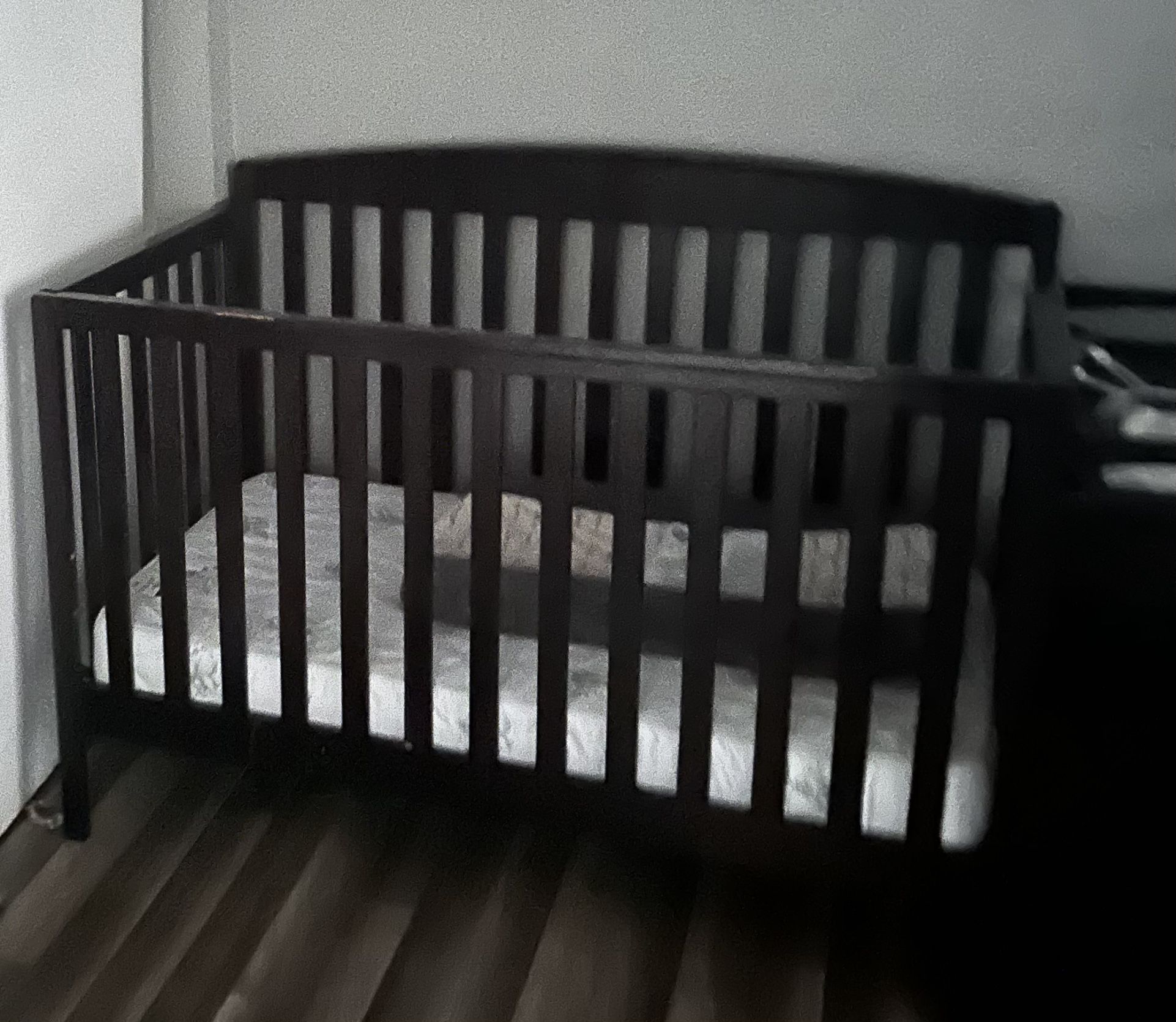 Baby crib With Changing Table 