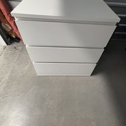 Nice Modern 3 Drawer Dresser  ($35 obo)
