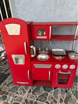 Play Kitchen