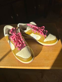Nike Dunk Women’s 7.5