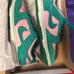 Nike Dunk Size 9