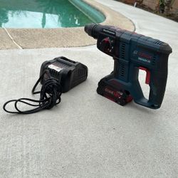  Bosch 8.5 Amp Corded 1-1/8 in. SDS-Plus Variable Speed Concrete/Masonry Rotary Hammer Drill with Carrying Case