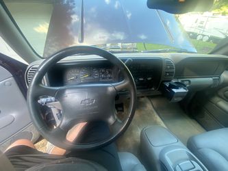 1997 Chevrolet Suburban Thumbnail