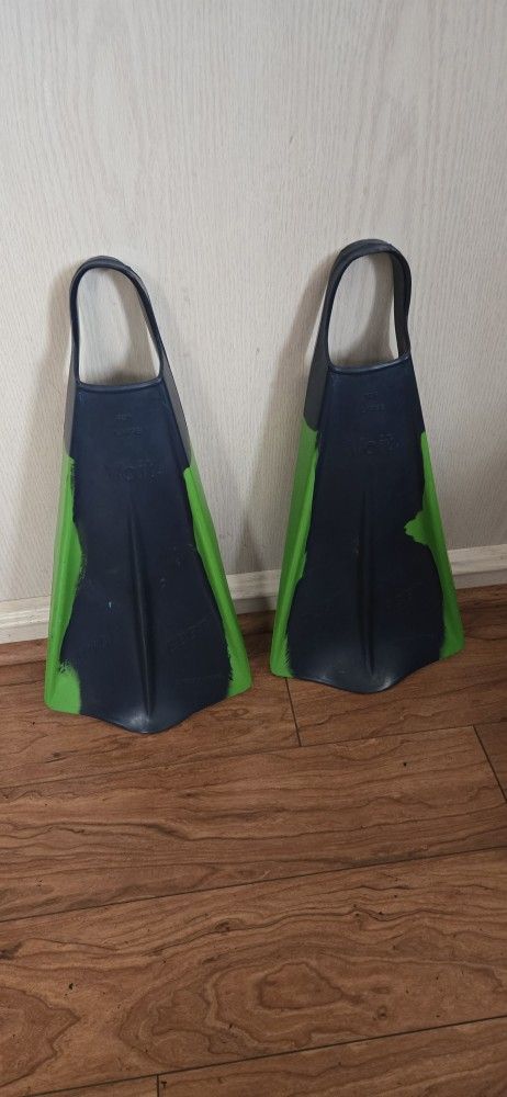 VOIT Duck Feet Swim Fins Men's Size (8-10)