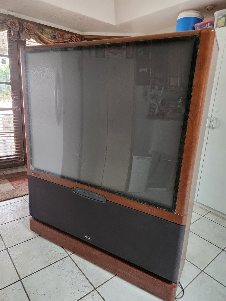 RCA Rear Projection Tv