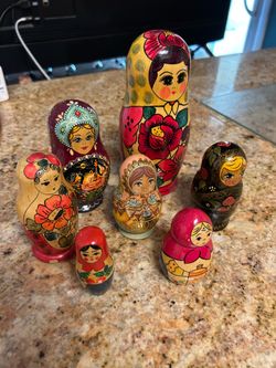 Vintage Russian Nesting Dolls (7pcs)