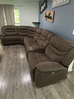 Powered reclining sectional couch