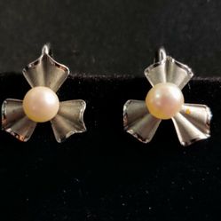 Vintage DCE Curtis Sterling Silver Flower Pearl Screw Back Earrings Stamped