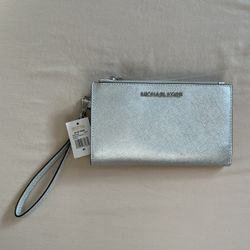 Michael Kors Wristlet (brand new)