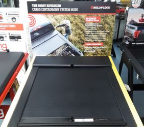 LIKE NEW roll & lock bed cover Ford f150