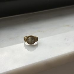 Vintage Gold Tone Ring Green Cabochon Stone Filigree Setting Size 4.5