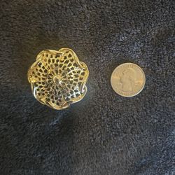 Brooch 