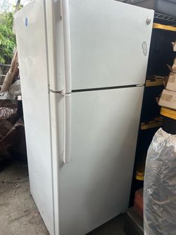 GE Appliance Fridge