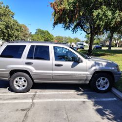 2000 Grand Cherokee Laredo