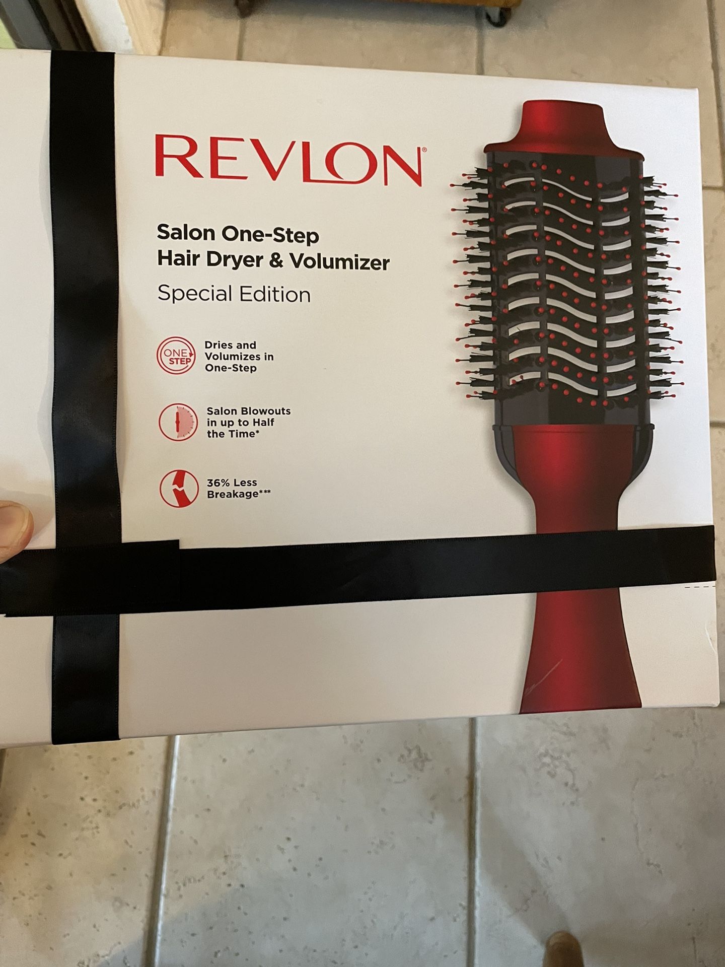 Revlon One-Step Hair Dryer And Volumizer (Blow Dryer Brush)