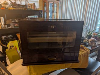 Large humidor 250+ cigars