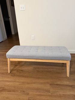 Gray Tufted Upholstered Bench – Entryway / Bedroom
